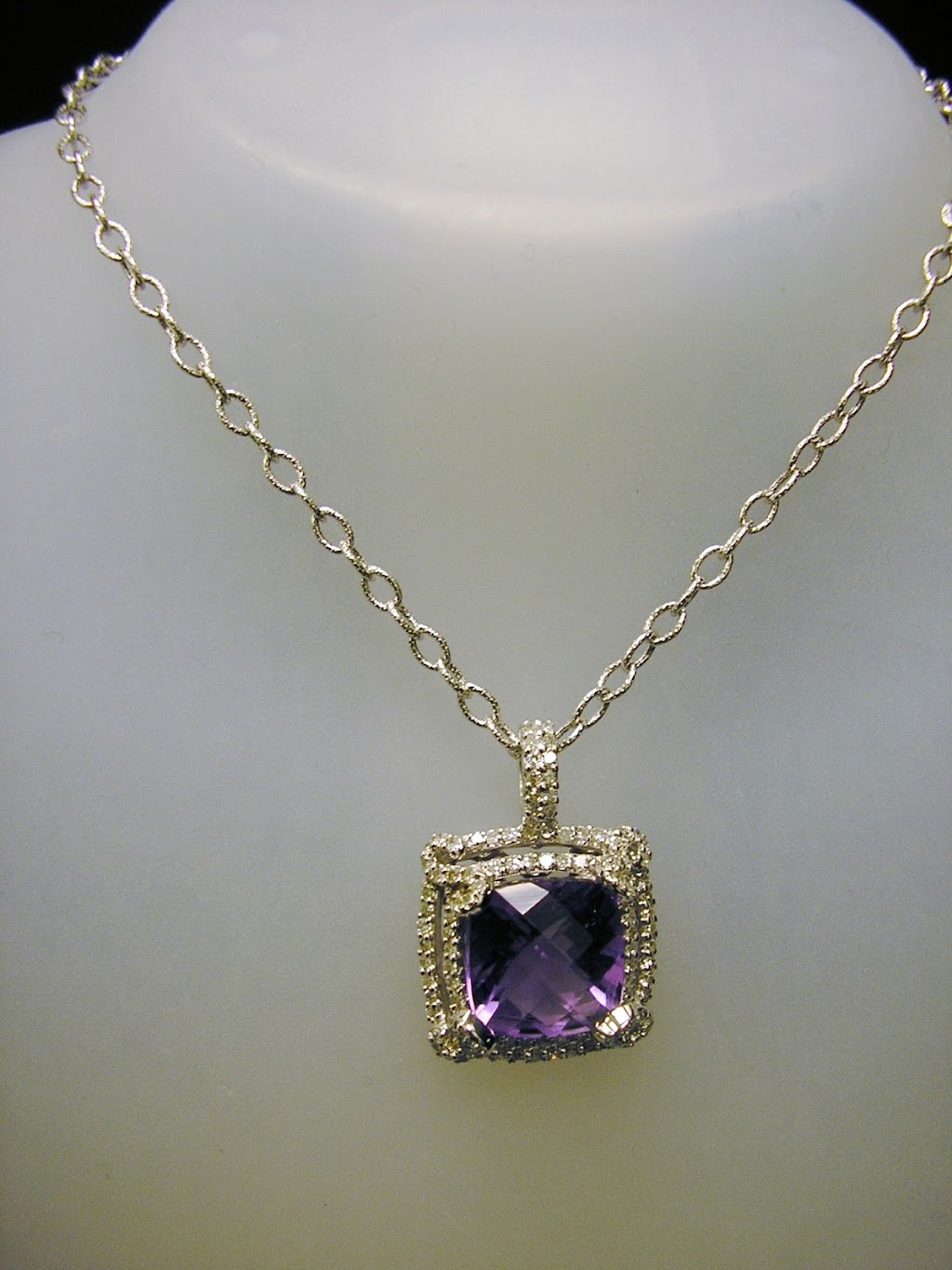 Maryanne S. Ritter Jewelers | 712 S 4th St, Philadelphia, PA 19147 | Phone: (215) 710-0524