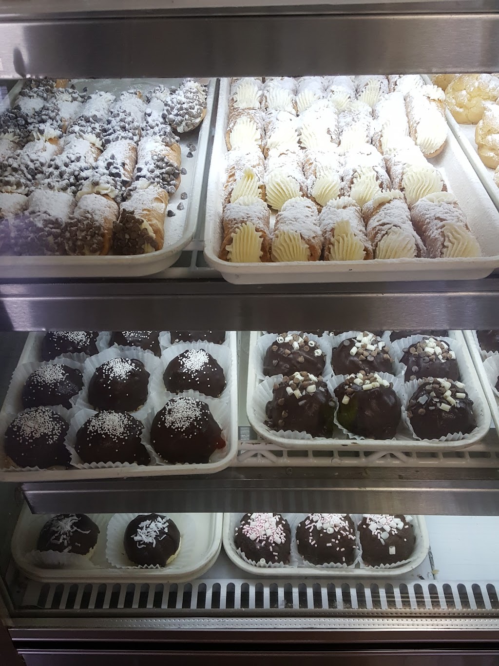 Kalmans Bakery | 1203 Hornberger Ave, Roebling, NJ 08554 | Phone: (609) 499-8022