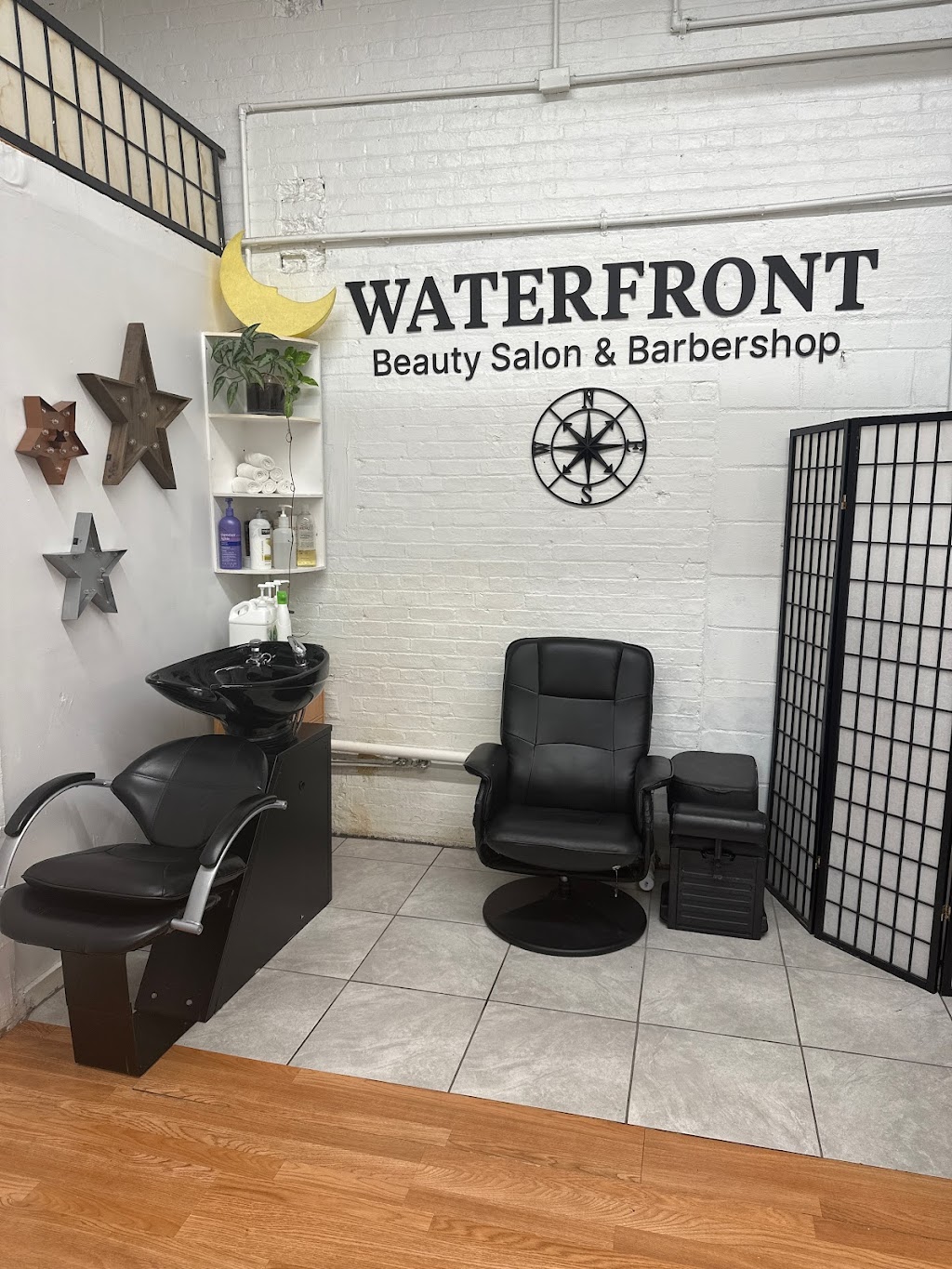 Waterfront Salon & Barbershop | 7 Long Wharf, Sag Harbor, NY 11963 | Phone: (631) 725-0666