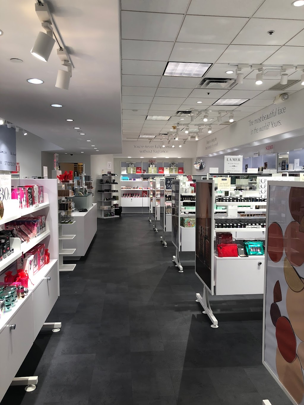 The Cosmetics Company Store | 818 Tanger Mall Dr, Riverhead, NY 11901 | Phone: (631) 208-1785