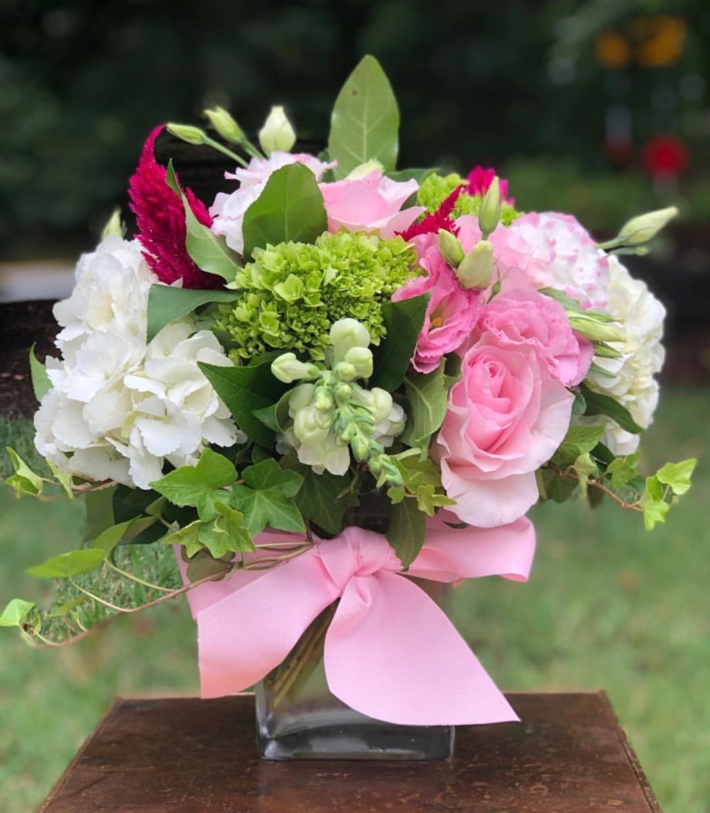 Petals Flowers and Fine Gifts | 4 Rockland Rd, Wilmington, DE 19807 | Phone: (302) 654-9556