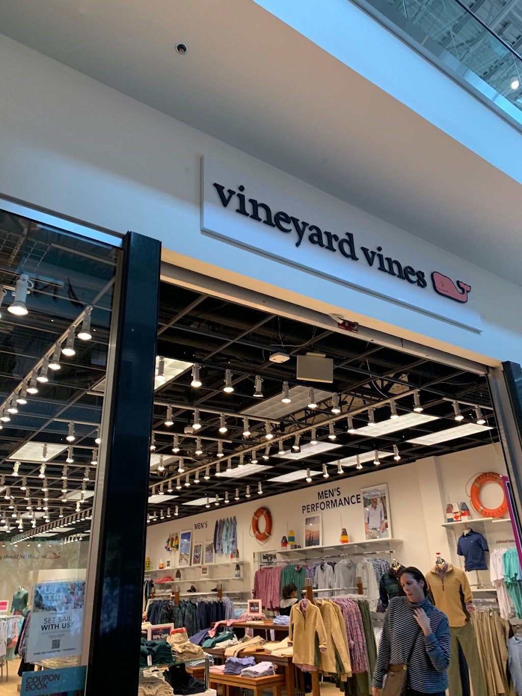 vineyard vines outlet | The Mills at Jersey Gardens, 651 Kapkowski Rd Space# 1020, Elizabeth, NJ 07201 | Phone: (908) 677-5912