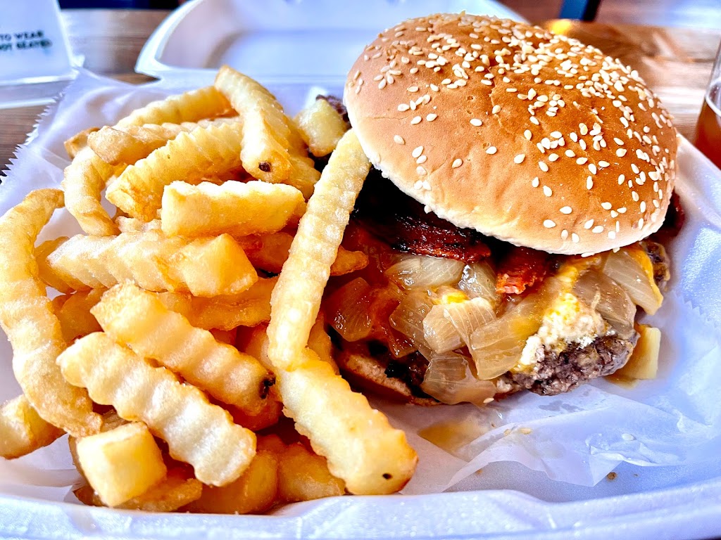 Barnstormer’s Burgers and More | 204 Stillman Hill Rd, Colebrook, CT 06021 | Phone: (860) 294-4806