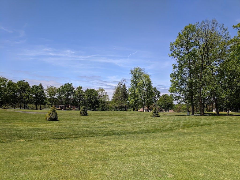 Southmoore Golf Course | 235 Moorestown Dr, Bath, PA 18014 | Phone: (610) 837-7200