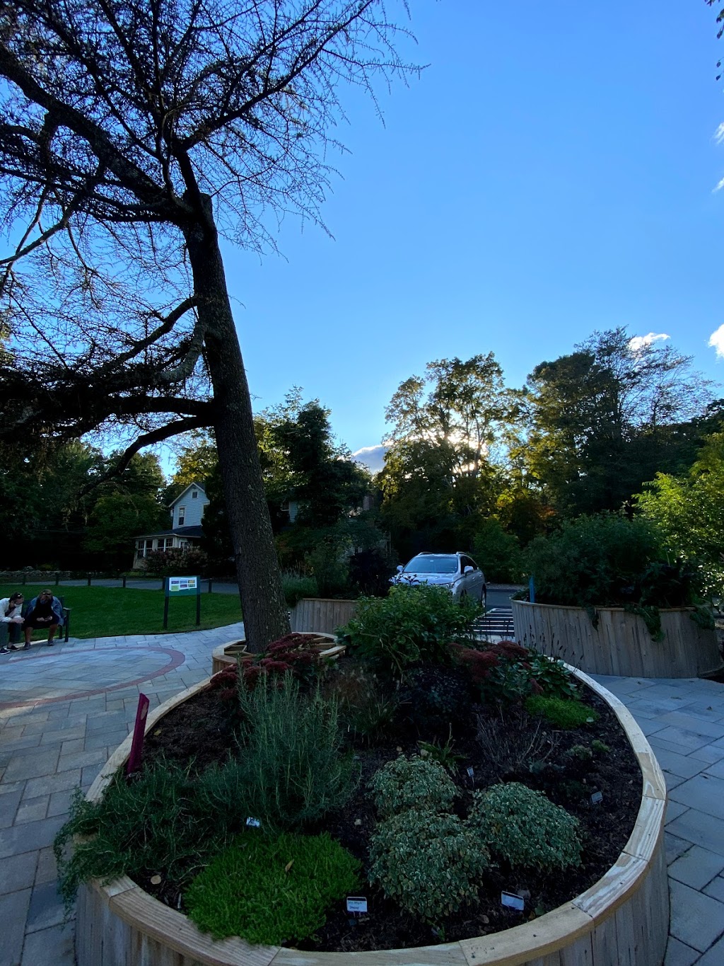 The Sensory Garden | The Homestead Building @ The Bartlett Arboretum, 107, 141 Brookdale Rd, Stamford, CT 06903 | Phone: (203) 322-6971