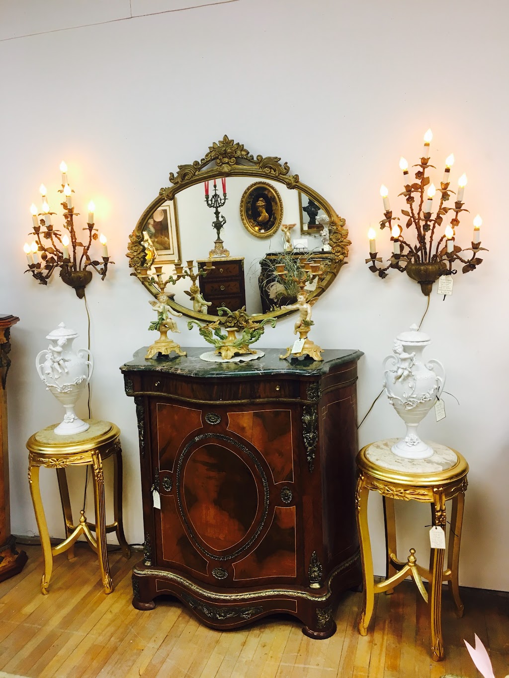 Ambiance Antiques Center | 245 Water St #241, Belvidere, NJ 07823 | Phone: (908) 475-1111
