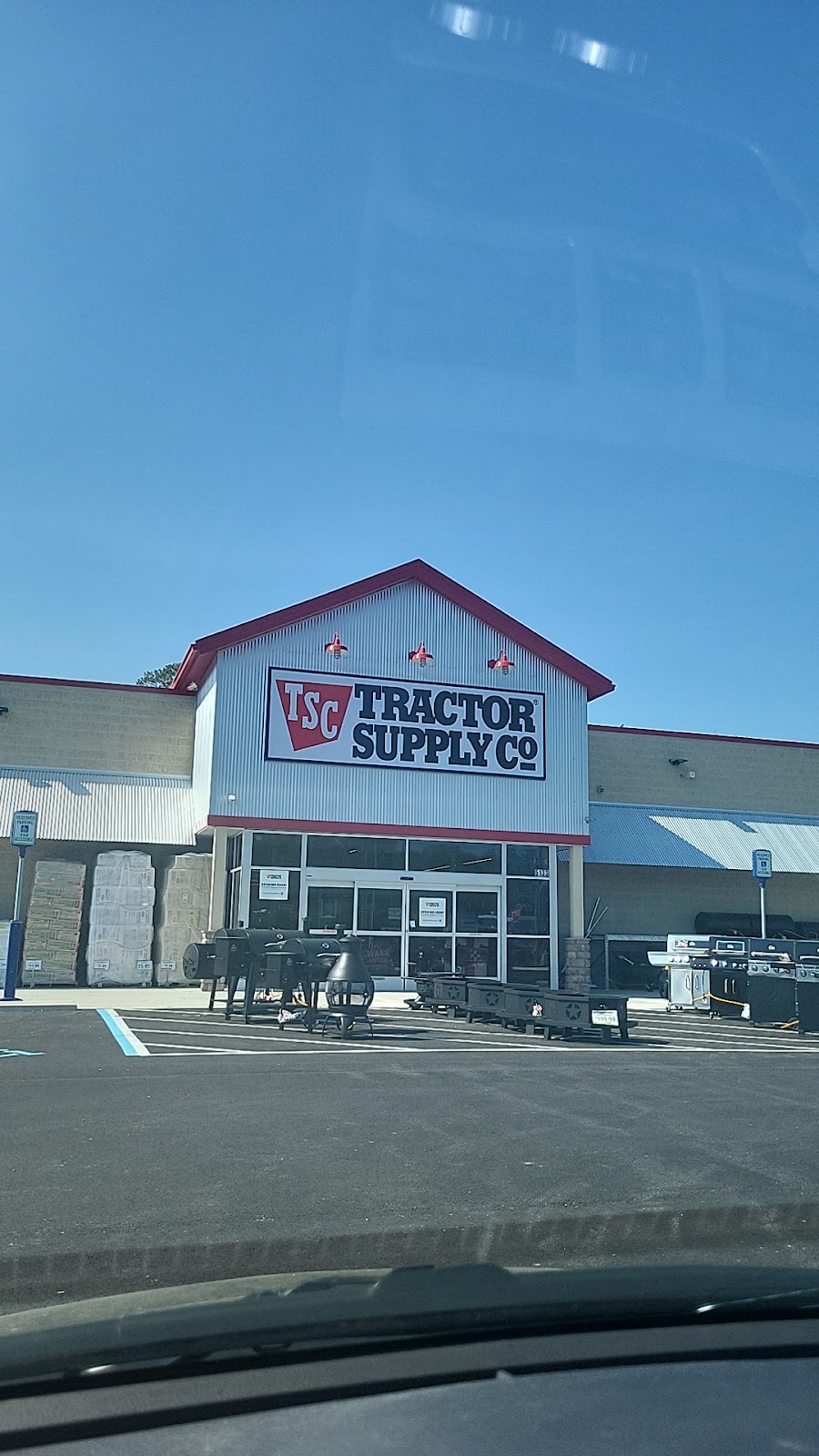 Tractor Supply Co. | 5133 Milford Rd, East Stroudsburg, PA 18302 | Phone: (272) 271-3020