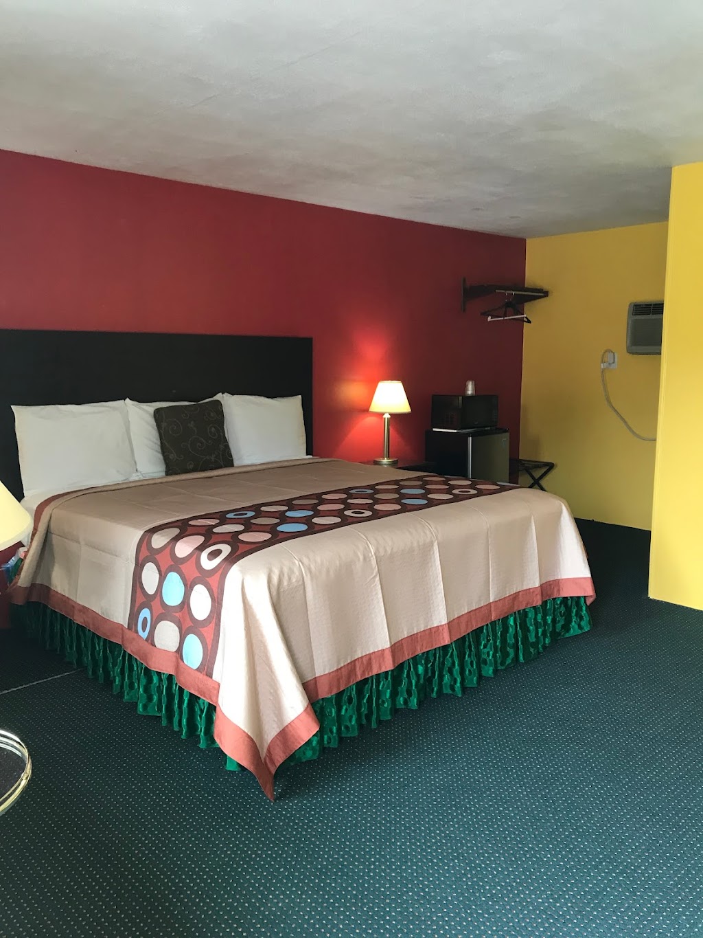 Holly Motel | 1775 Route 206 South, Southampton Township, NJ 08088 | Phone: (609) 859-2229