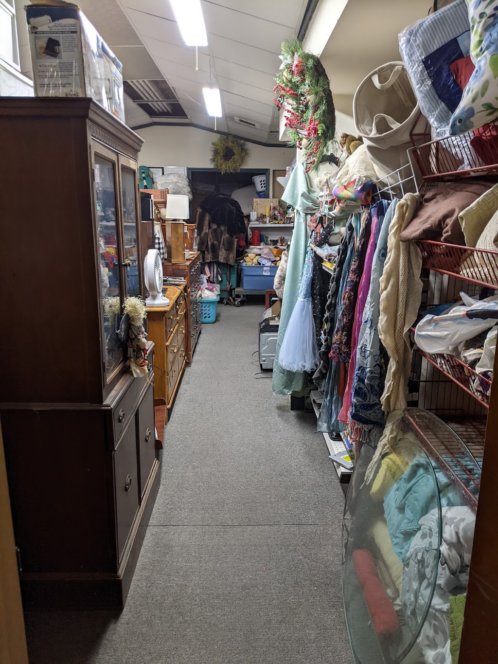 Ream Furniture & Thrift Store | 4409 N Delsea Dr, Newfield, NJ 08344 | Phone: (856) 899-8536