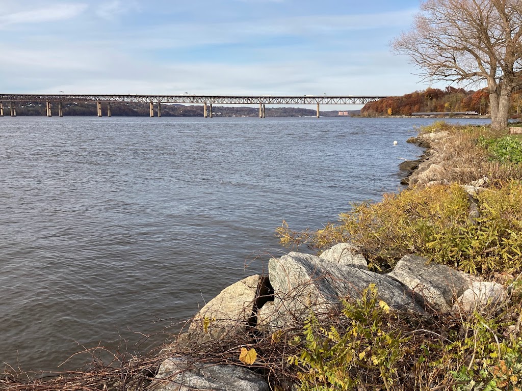 Pete And Toshi Seeger Riverfront Park | 2 Red Flynn Dr, Beacon, NY 12508 | Phone: (845) 765-8440