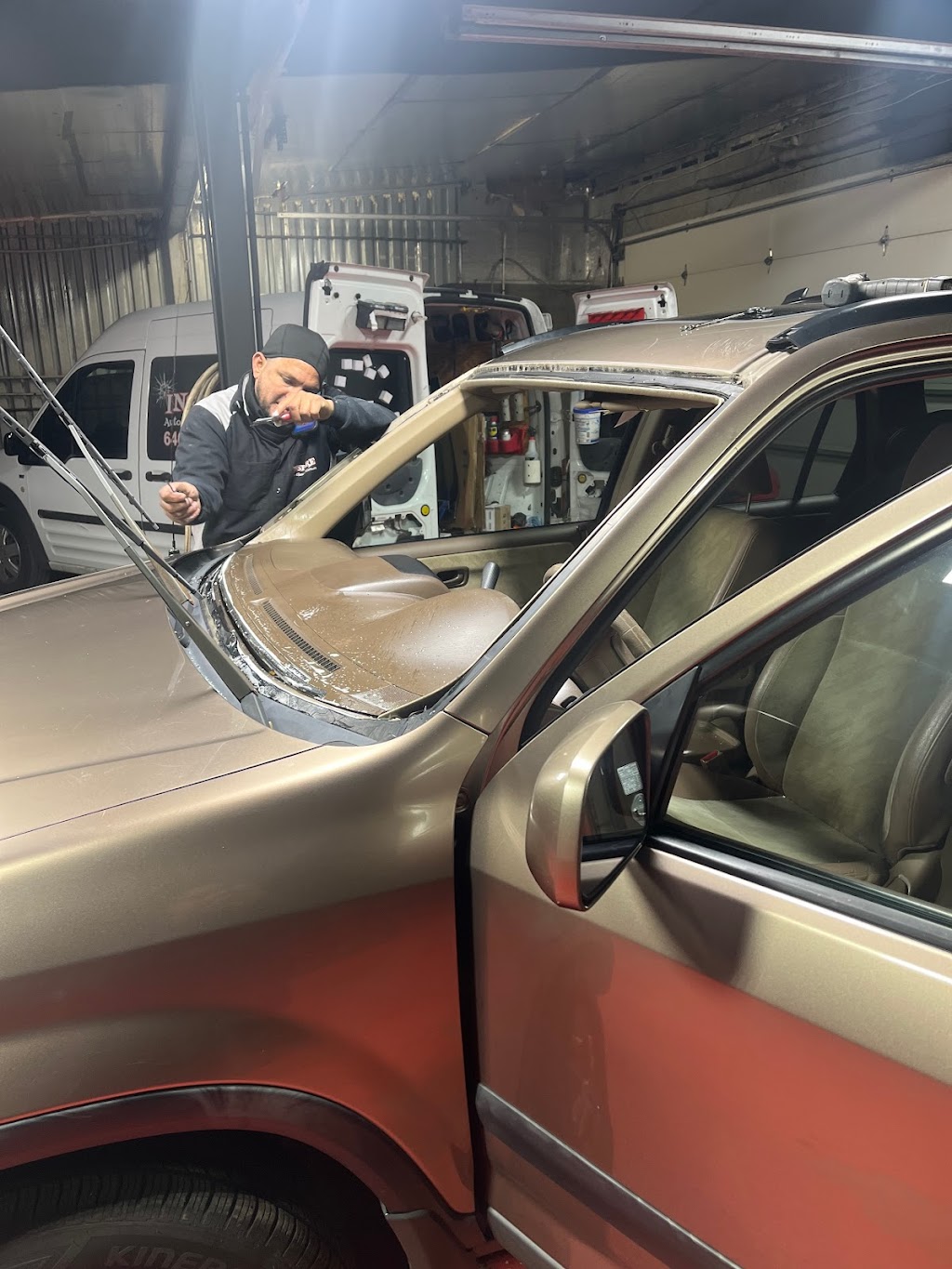 Inspire Auto Glass | 1559 N Main St, Waterbury, CT 06704 | Phone: (203) 558-4514