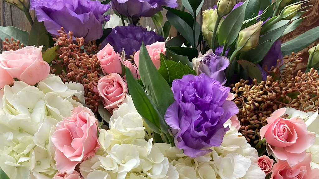 Connecticut Flower Shop llc | Phone First, 11 Brook Ridge Dr, Canton, CT 06019 | Phone: (860) 681-8345