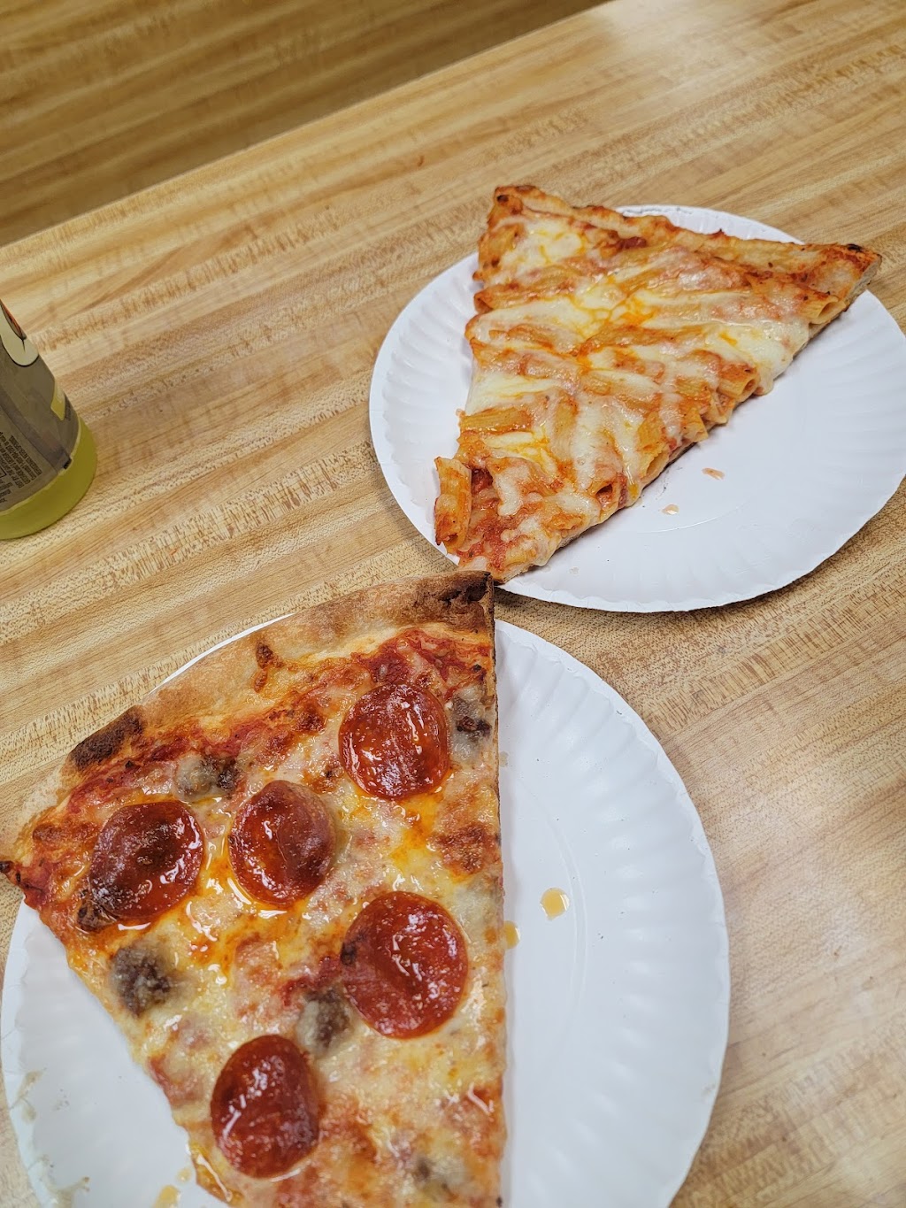 Carmine & Rays Pizza | 284 Closter Dock Rd, Closter, NJ 07624 | Phone: (201) 768-5390