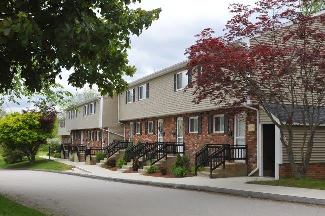 Linwood Apartments - Townhouse Apartments | 60 Linwood Ave, Colchester, CT 06415 | Phone: (860) 887-2792