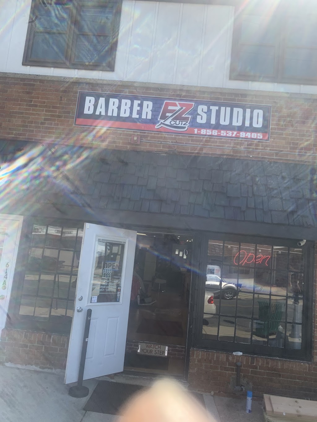 E z cutz barber studio | 614 W Maple Ave, Merchantville, NJ 08109 | Phone: (856) 537-9405