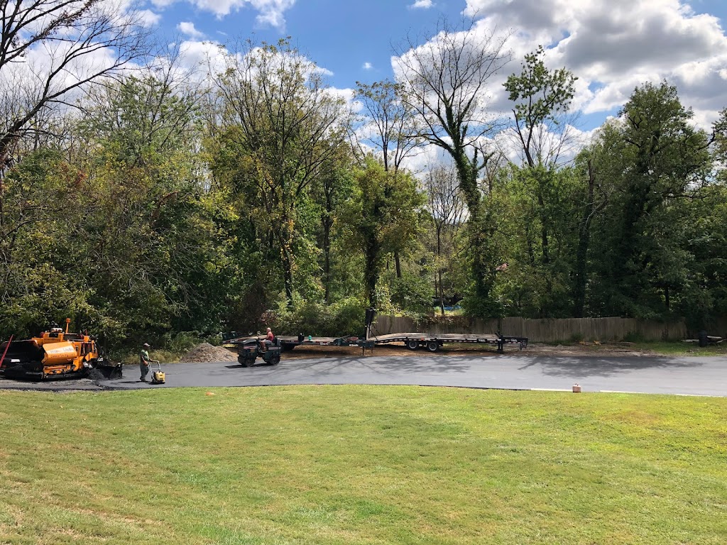 Oakes Paving LLC | 5760 Village Ln, Doylestown, PA 18902 | Phone: (215) 297-8311