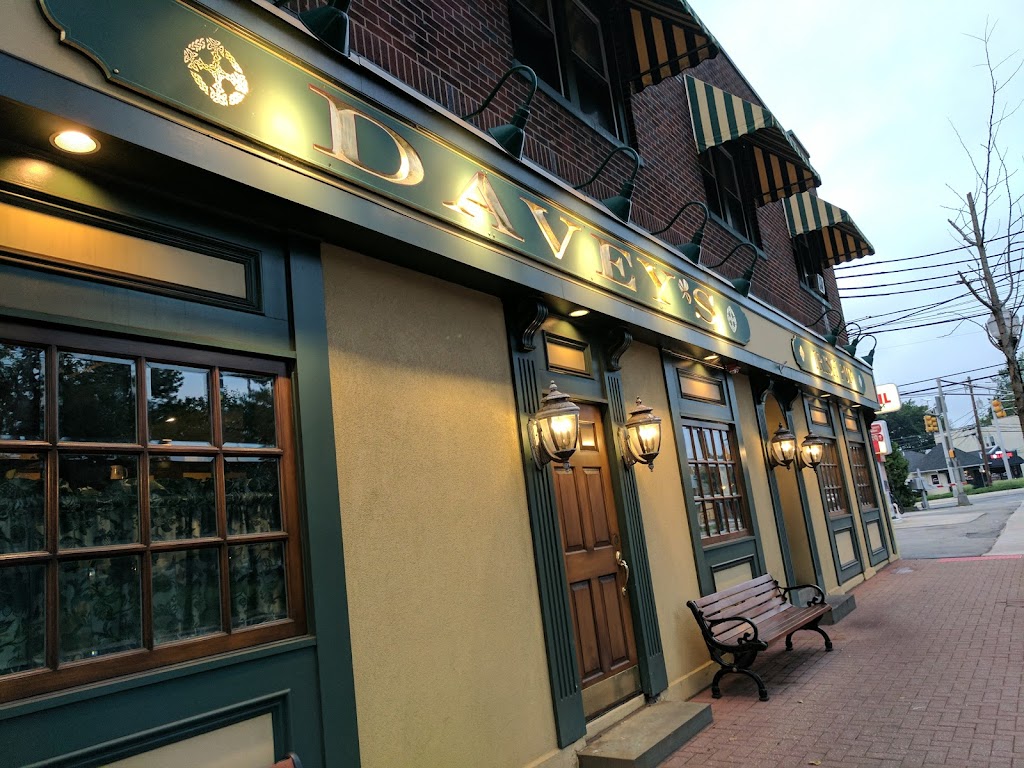 Daveys Irish Pub & Restaurant | 5 Park St, Montvale, NJ 07645 | Phone: (201) 391-9356