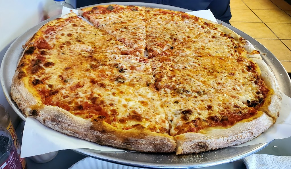 Slices & Plus pizza | 628 S Colony St, Wallingford, CT 06492 | Phone: (203) 741-9977