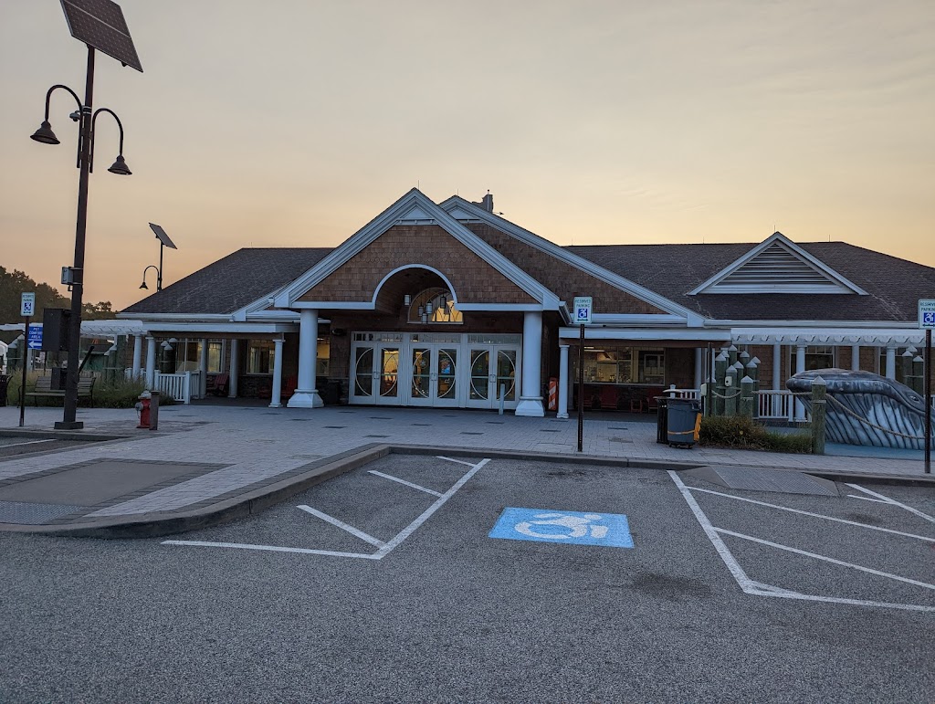 Long Island Welcome Center | 5100 Long Island Expy, Dix Hills, NY 11746 | Phone: (631) 254-0414