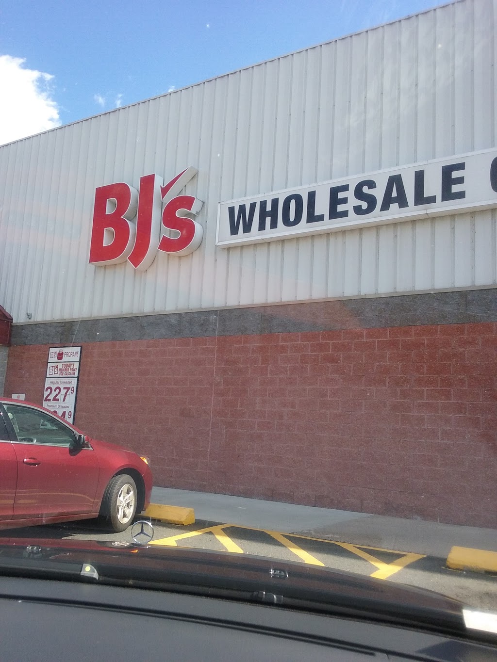 BJs Wholesale Club | 20 Division St, Derby, CT 06418 | Phone: (203) 732-8700