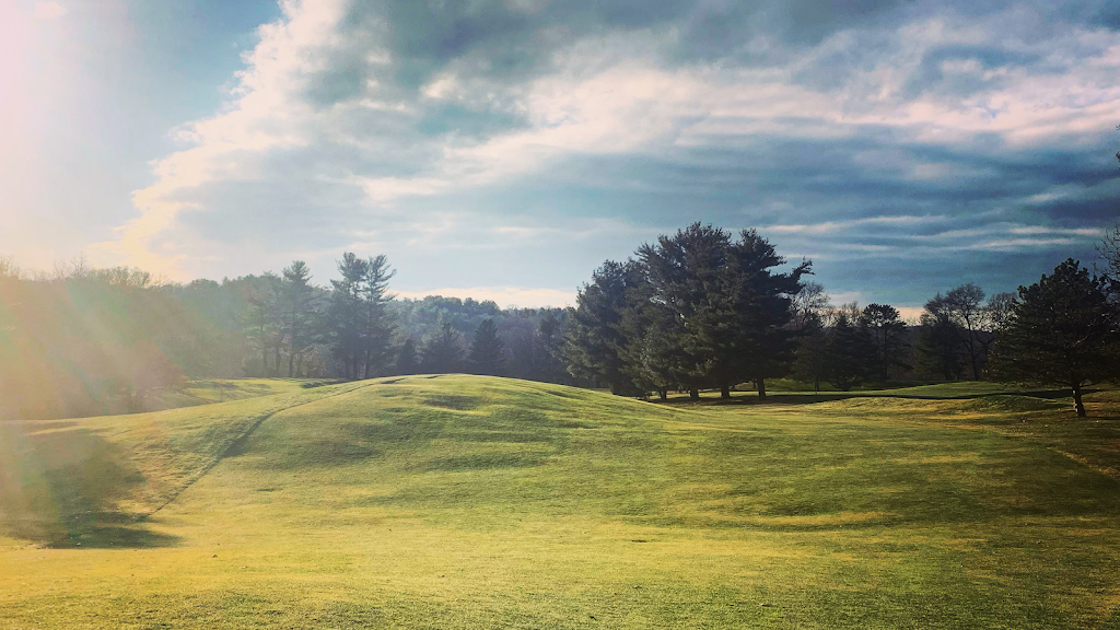 Pequabuck Golf Club | 56 School St, Terryville, CT 06786 | Phone: (860) 583-7307