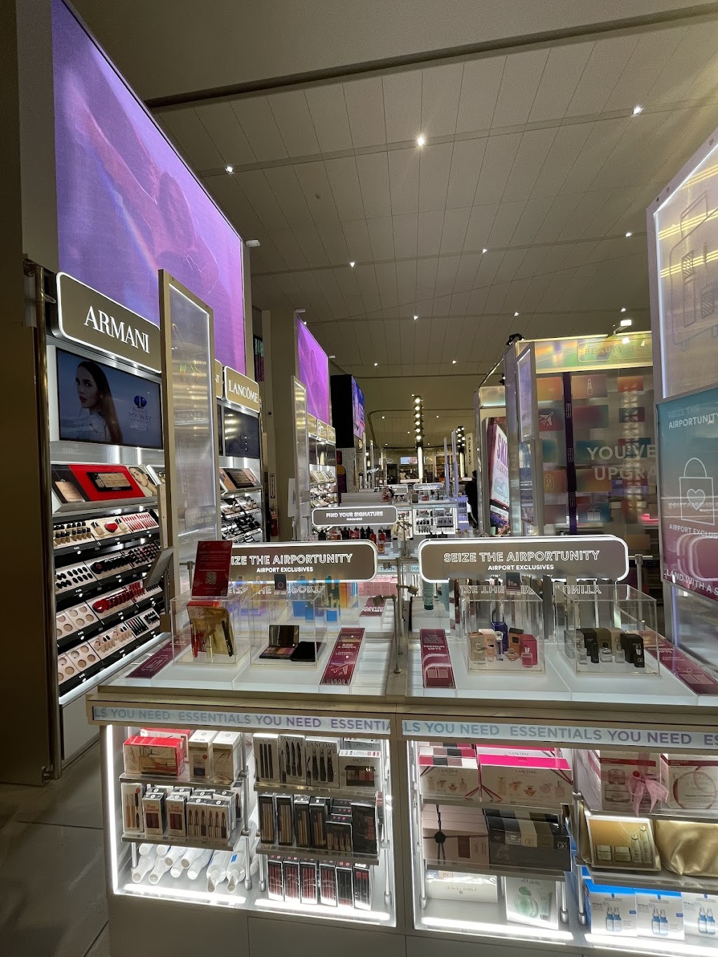 Beauty Hub | LaGuardia Airport Entrance Terminal B, Queens, NY 11371 | Phone: (718) 554-9583