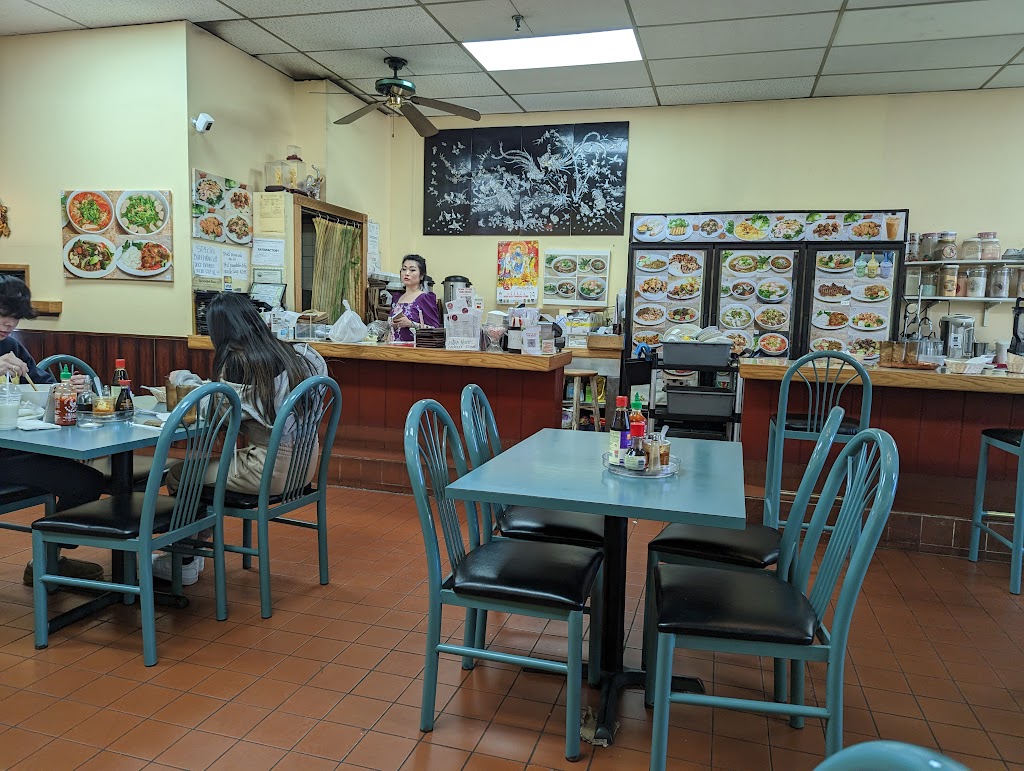 Saigon Restaurant | 2239 S Clinton Ave #3, South Plainfield, NJ 07080 | Phone: (908) 561-9085