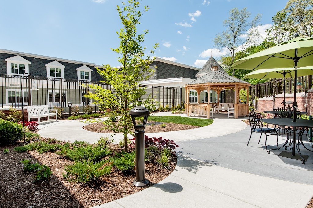 Brightview on New Canaan - Senior Assisted Living & Memory Care | 162 New Canaan Ave, Norwalk, CT 06850 | Phone: (203) 989-4774