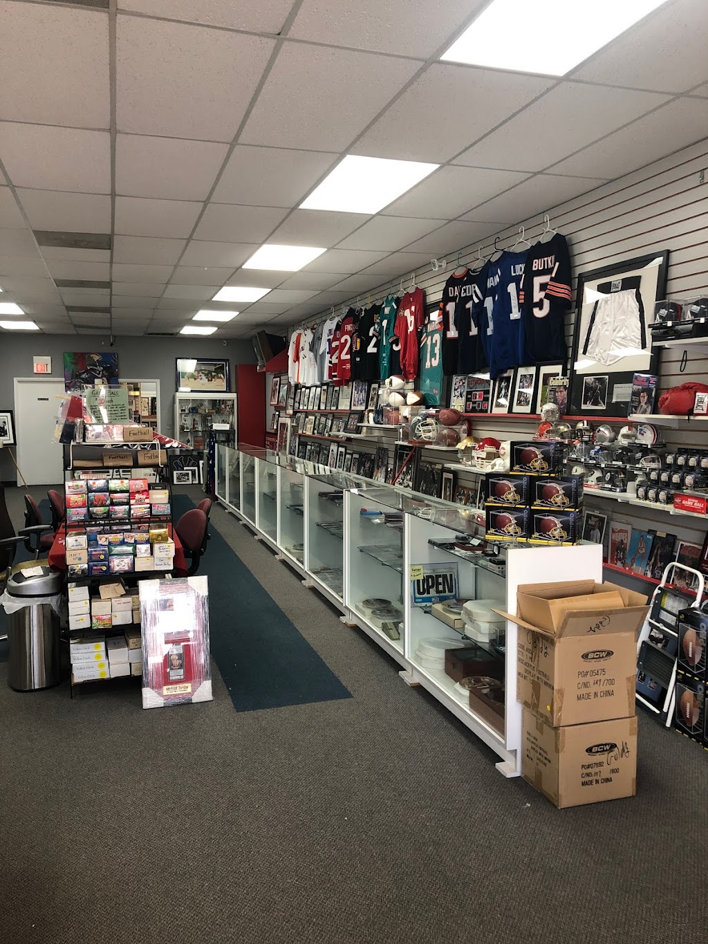 Goldys Sports Collectibles | 3338 US-9, Freehold Township, NJ 07728 | Phone: (732) 409-4944