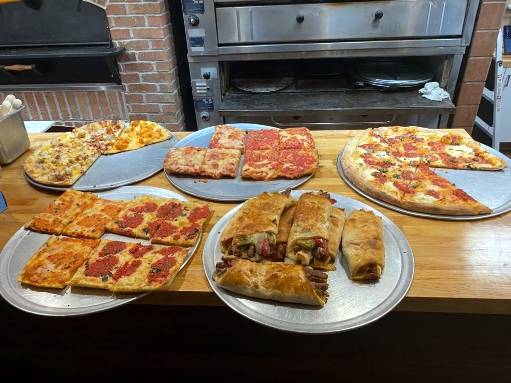Roccos Pizza & Catering | 247 Broadway Greenlawn, Huntington, NY 11743 | Phone: (631) 740-3155