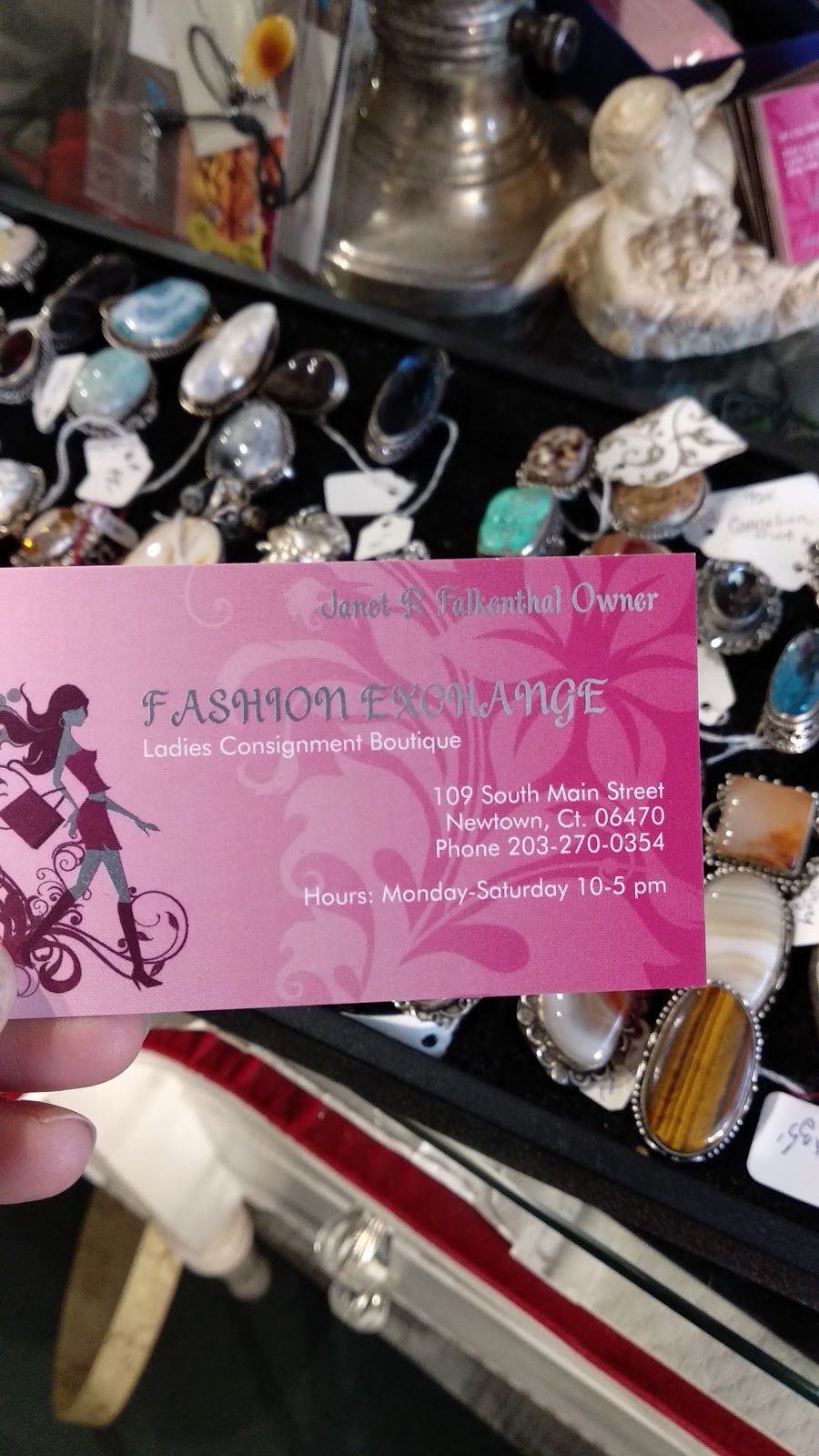 Fashion Exchange | 109 S Main St, Newtown, CT 06470 | Phone: (203) 270-0354