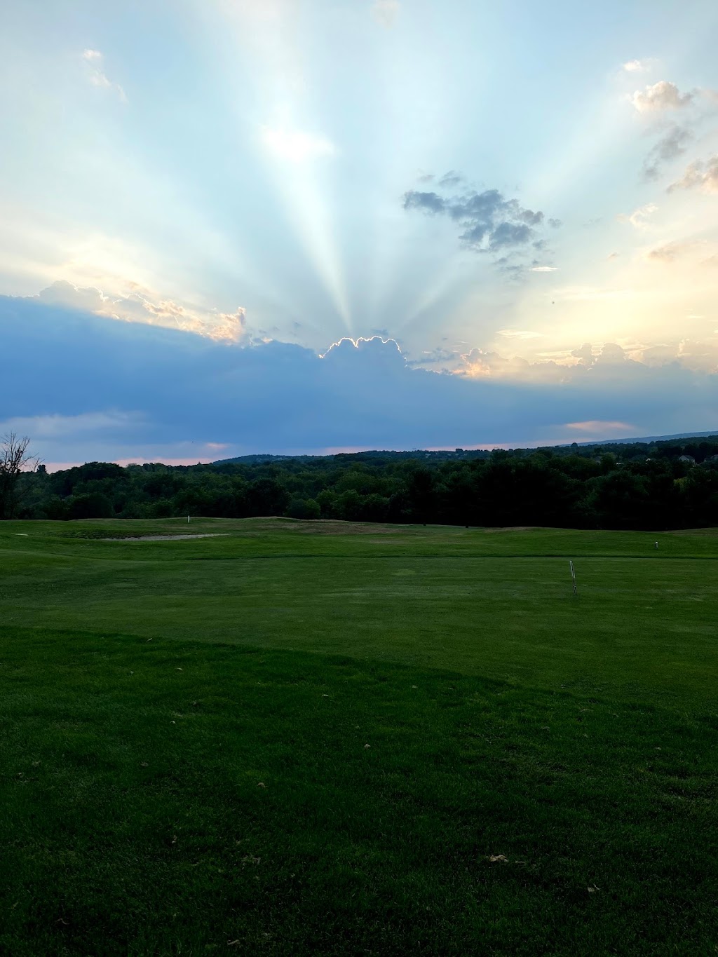 Southmoore Golf Course | 235 Moorestown Dr, Bath, PA 18014 | Phone: (610) 837-7200