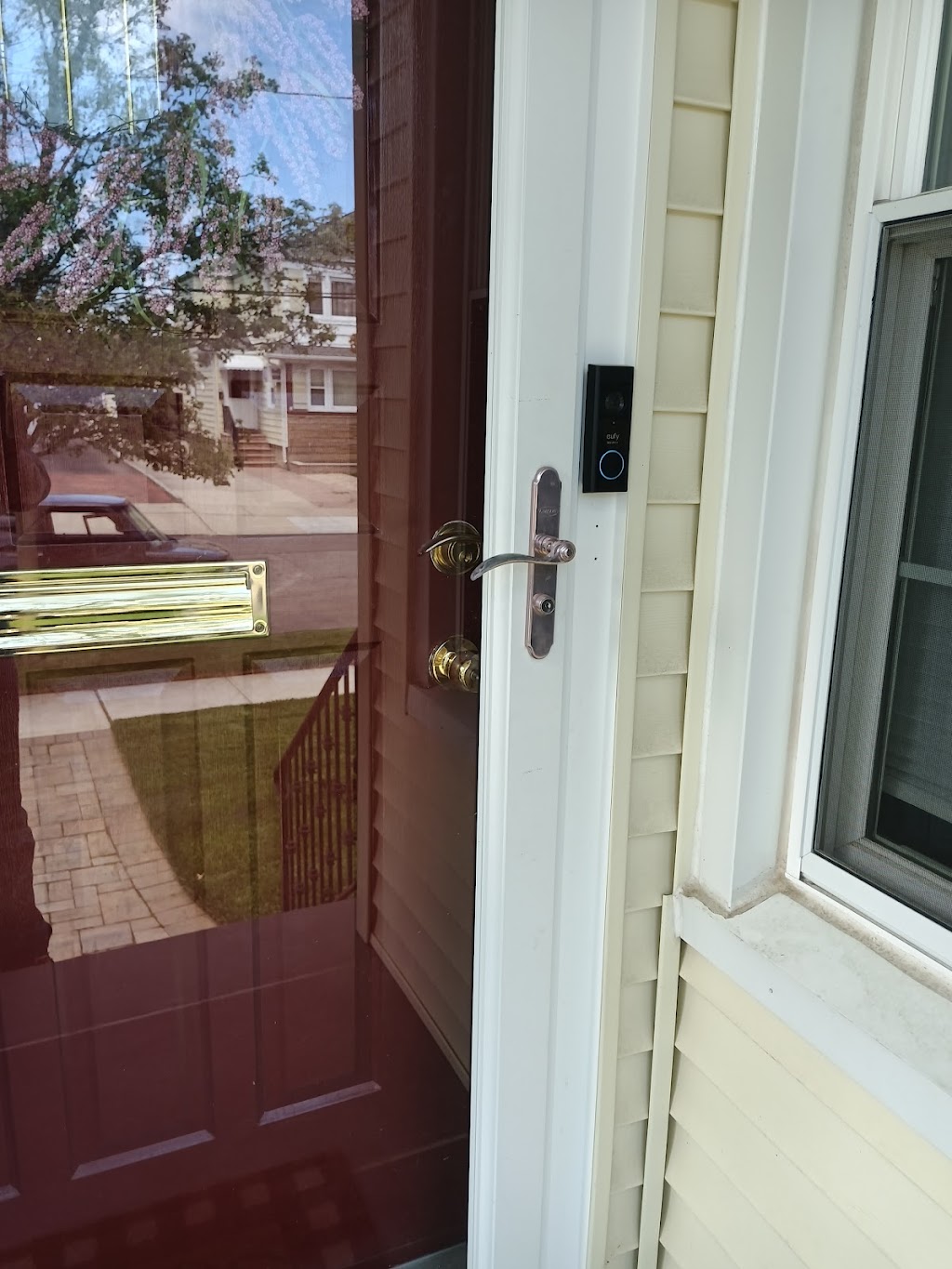 In & Out Locksmith | 994 Maxwell St, franklin sq, NY 11010 | Phone: (347) 352-1146