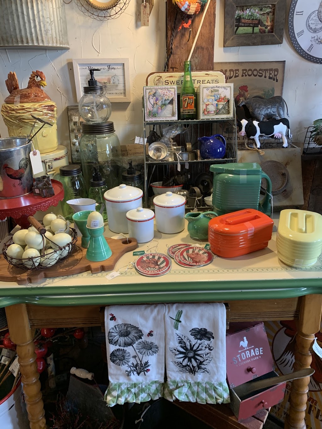Antiques at the Green | 703 Main St, Plymouth, CT 06782 | Phone: (860) 283-0689