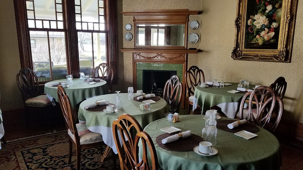 Williams Cottage Inn | 506 S Atlantic Ave, Beach Haven, NJ 08008 | Phone: (609) 492-7272