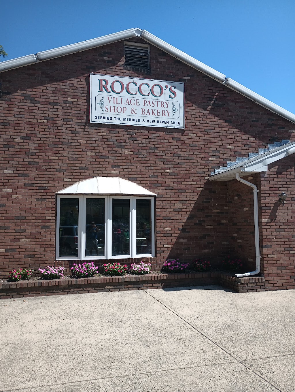Roccos Village Bakery | 121 Main St, Meriden, CT 06451 | Phone: (203) 238-0483