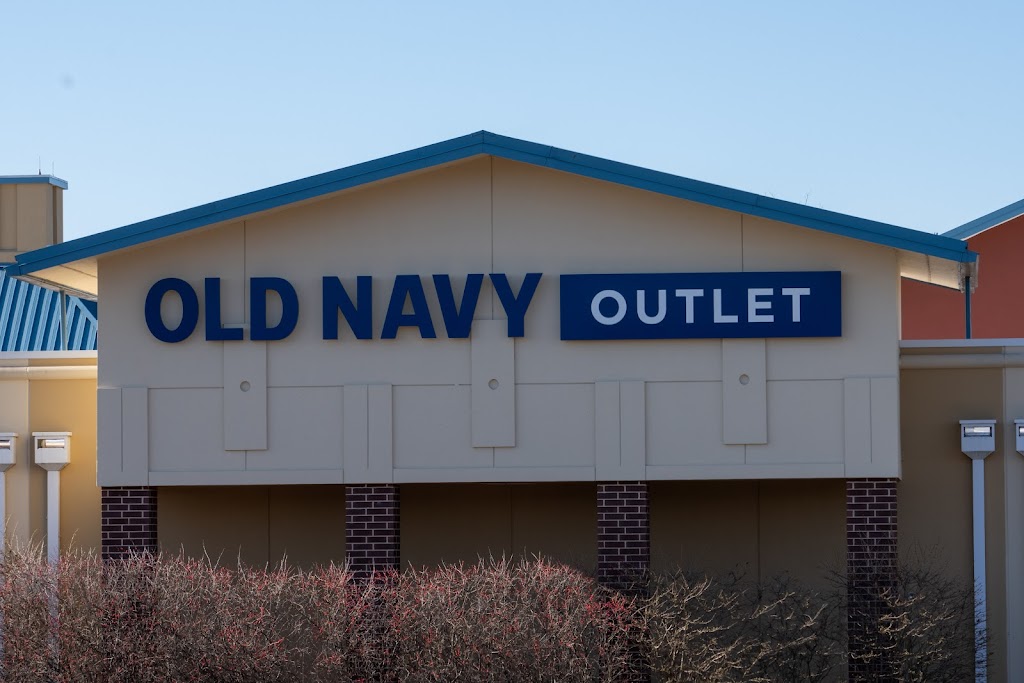 Old Navy Outlet | 18 Lightcap Rd SUITE 789, Pottstown, PA 19464 | Phone: (610) 327-2013