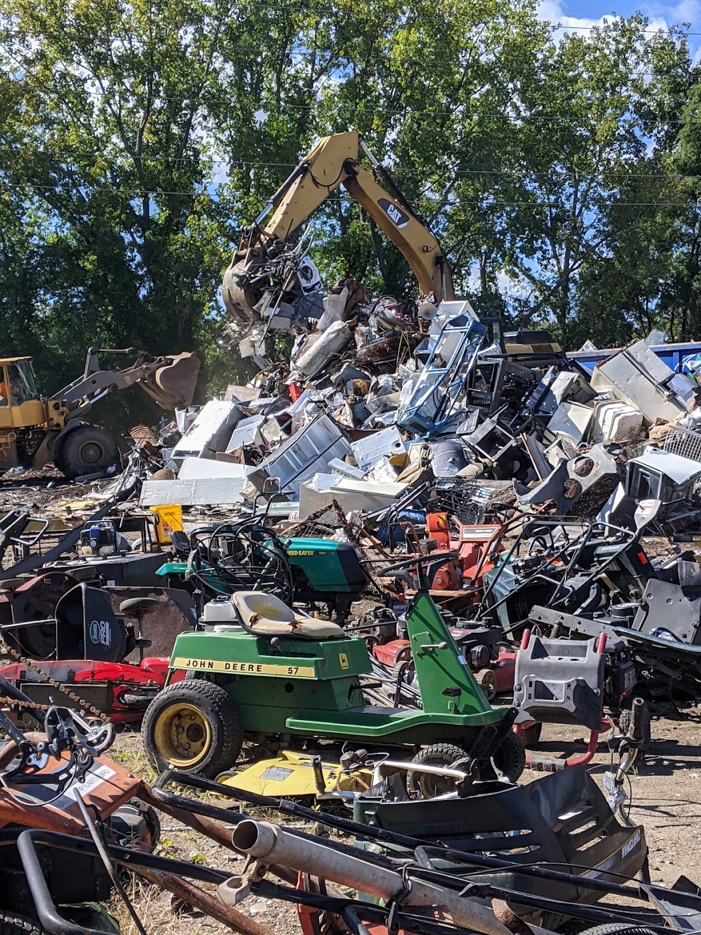 Eastern Vehicle Recycling | 88 Neck Rd, Westfield, MA 01085 | Phone: (413) 562-3324
