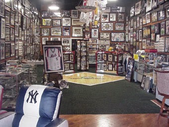 Cardboard Memories Sports Memorabilia | 6401 Jericho Turnpike, Commack, NY 11725 | Phone: (631) 462-1919