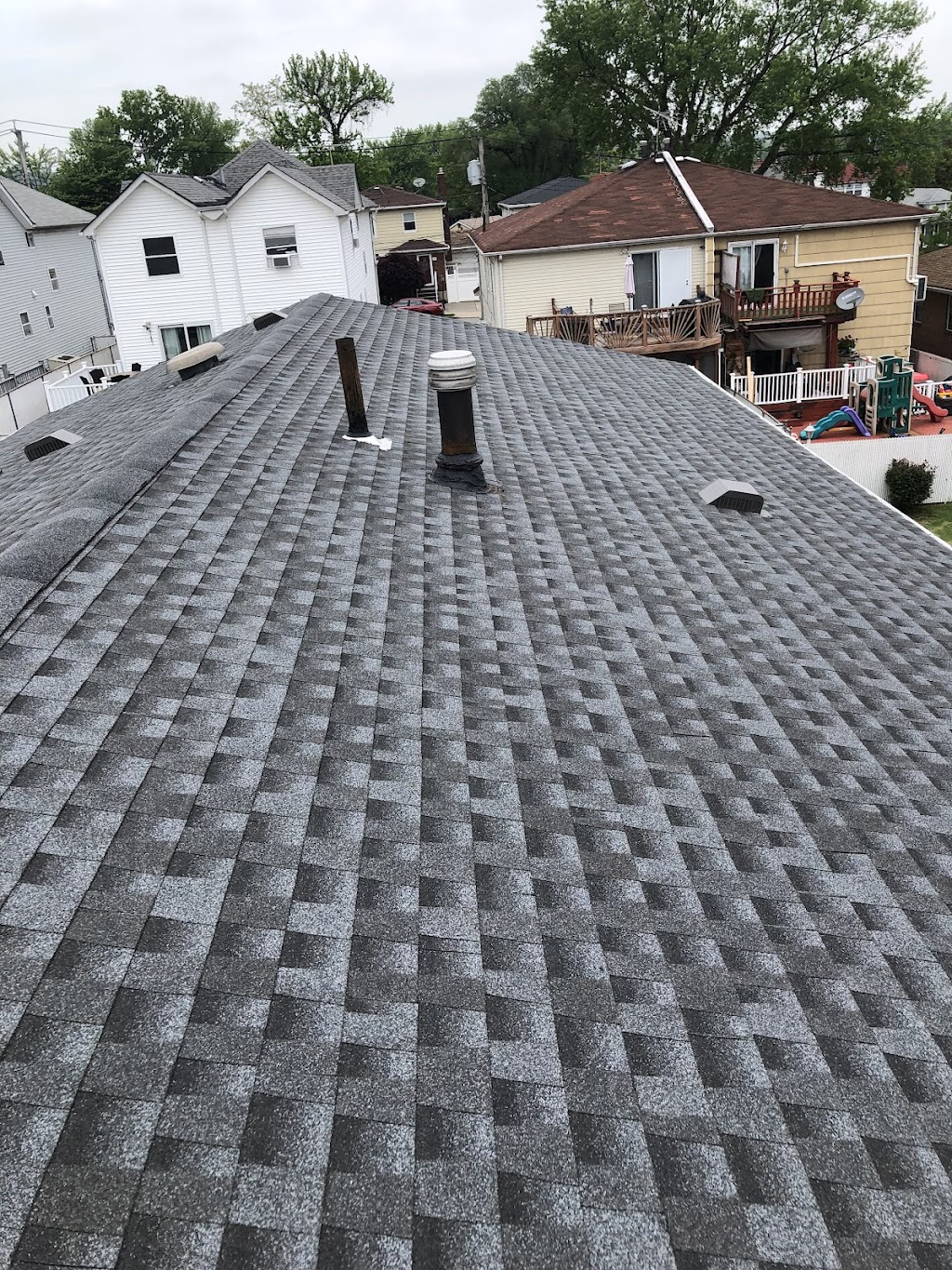 Luigis Roofing | 33 Scott Ave, Staten Island, NY 10305 | Phone: (718) 232-5111