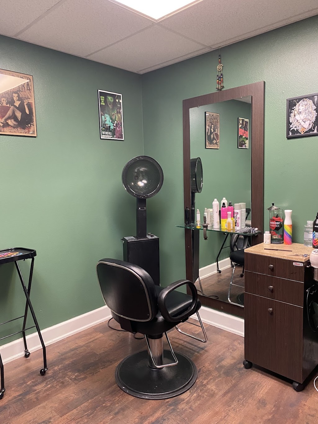 Vivids for Villains | 333 N Main St, West Hartford, CT 06117 | Phone: (203) 443-2376