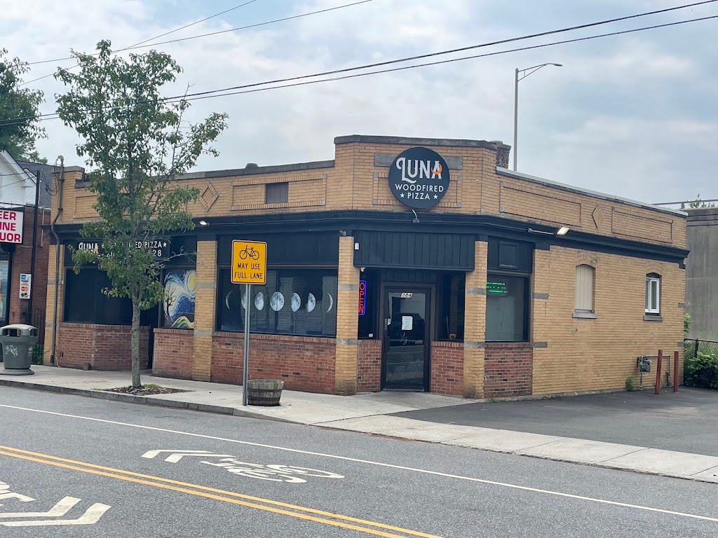 Luna Woodfired Pizza | 384 N Main St, Naugatuck, CT 06770 | Phone: (203) 632-5528