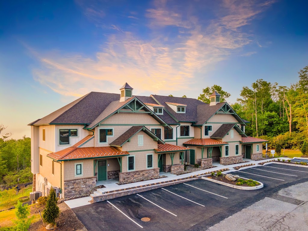 Serenité Private Residence Club at Camelback Mountain | 630 Hunter Cir, Tannersville, PA 18372 | Phone: (570) 664-5150