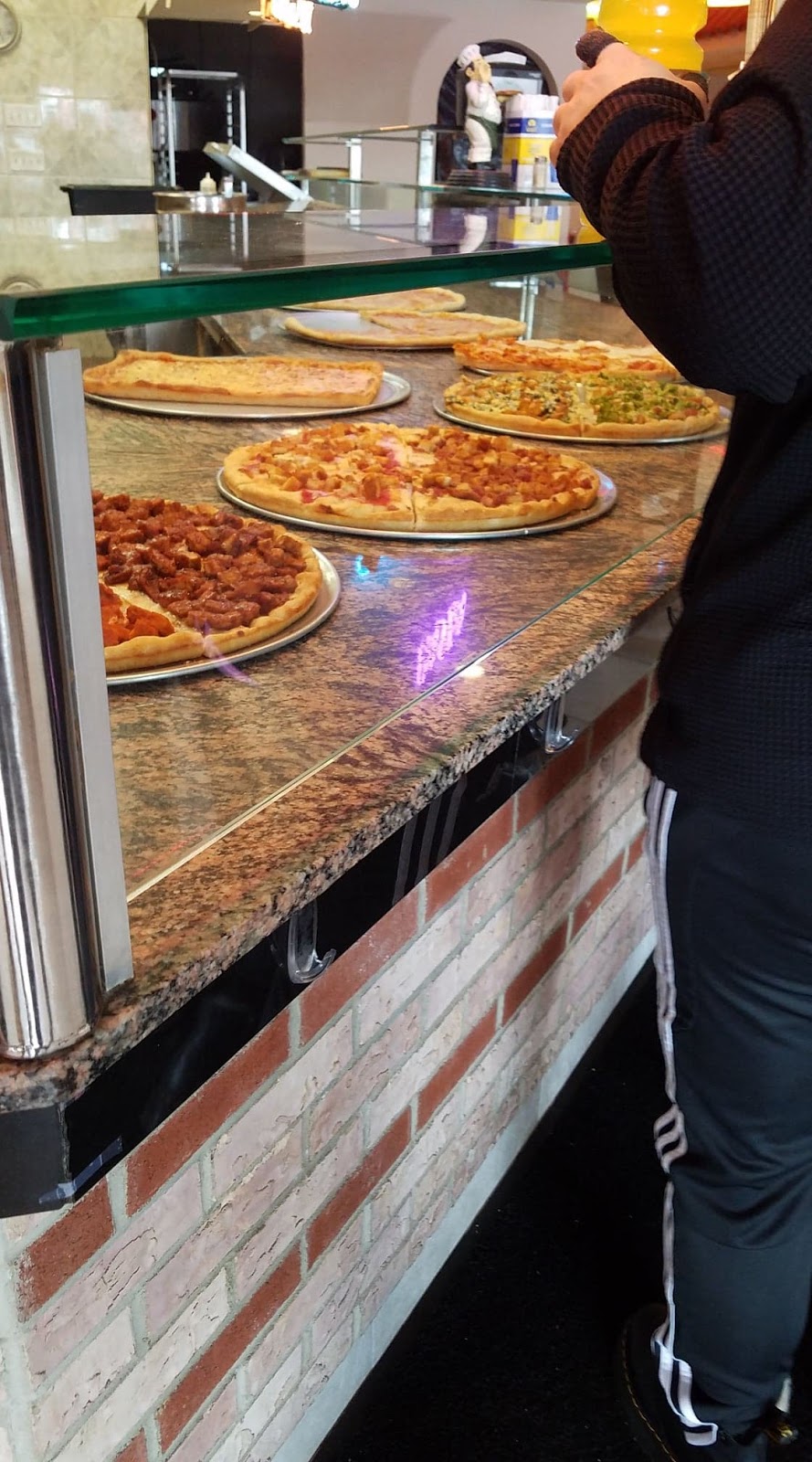 Primos Pizzeria | 2909 Washington Rd, Parlin, NJ 08859 | Phone: (732) 952-8585