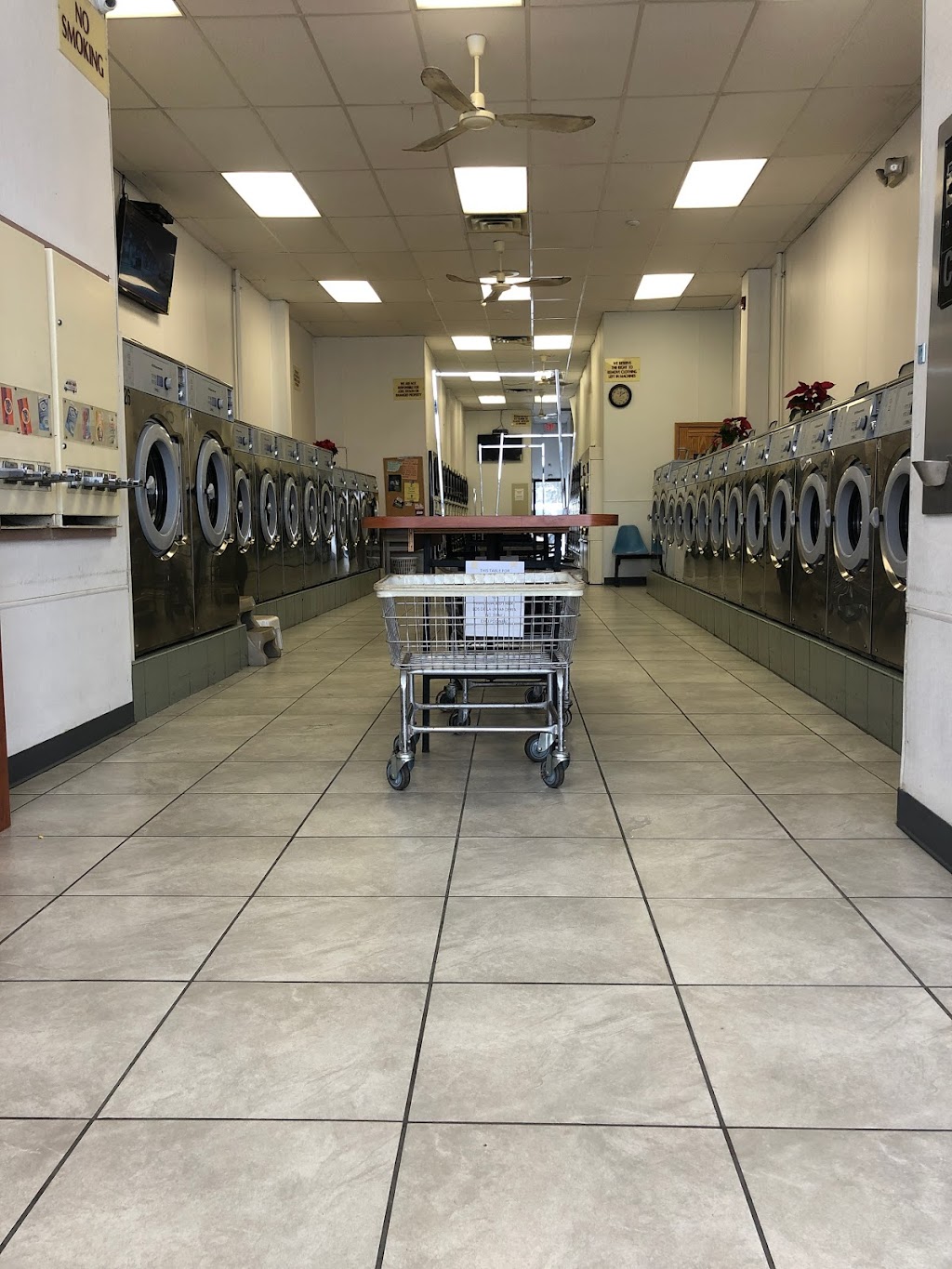 W&M Laundromat Inc | 3202 Horseblock Road, Medford, NY 11763 | Phone: (631) 714-4335