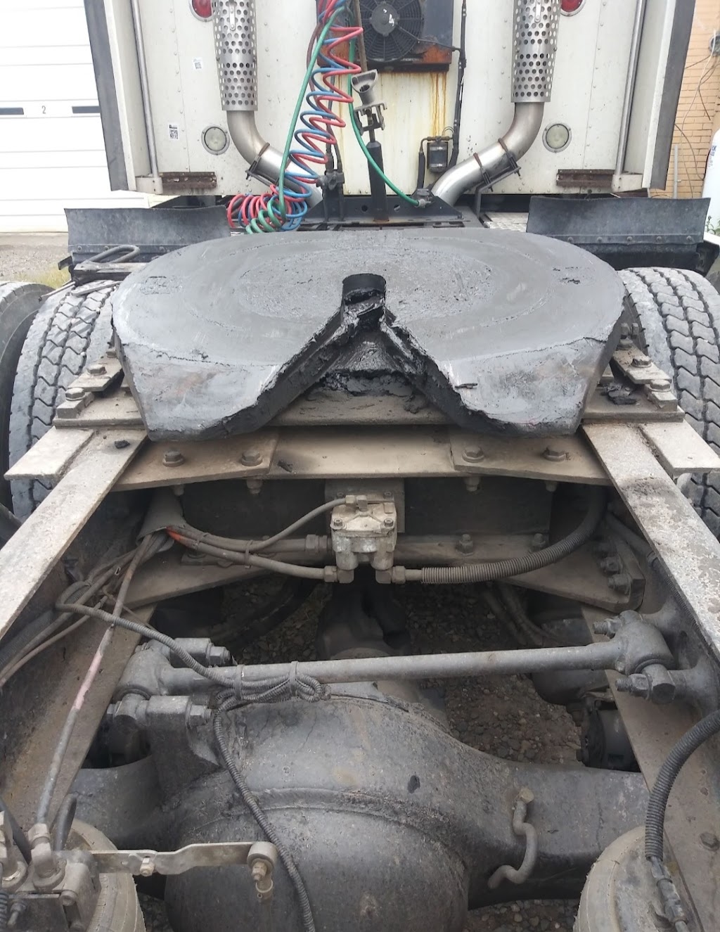 Edisons Truck Repair | 832 S 11th St, Allentown, PA 18103 | Phone: (484) 649-5997