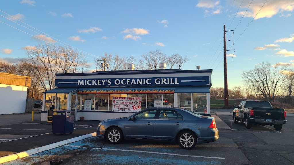 Mickeys Oceanic Grill | 119 Pitkin St, East Hartford, CT 06108 | Phone: (860) 528-6644
