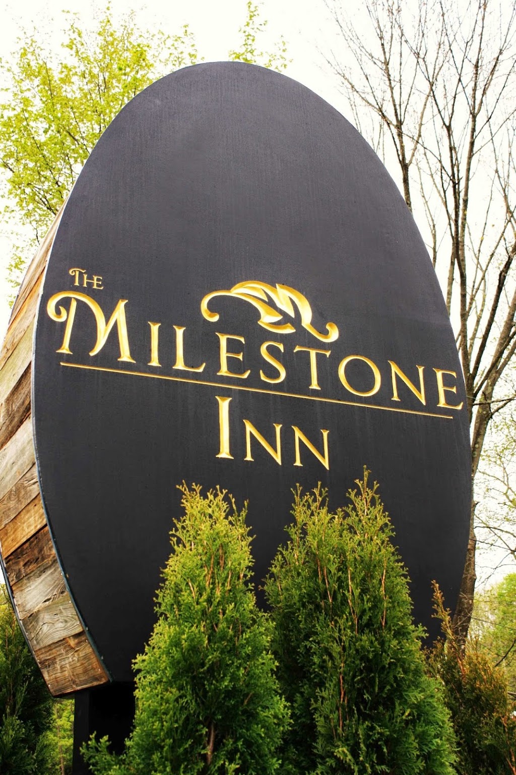 The Milestone Inn | 146 S Pomperaug Ave, Woodbury, CT 06798 | Phone: (203) 405-6261