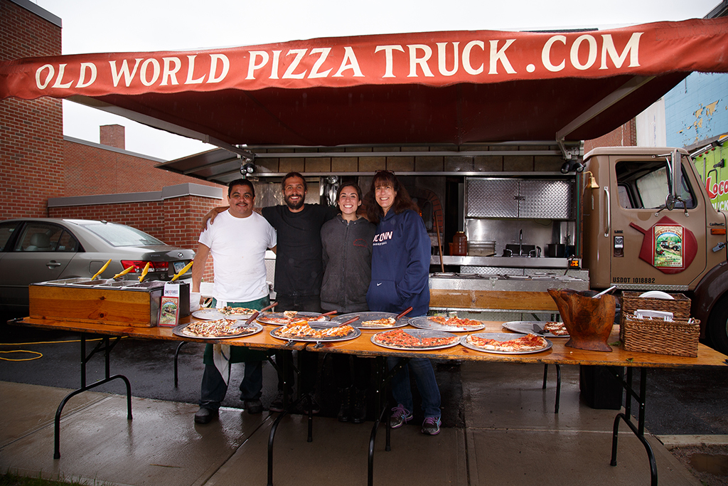 Old World Pizza Truck | 163 Foster St, New Haven, CT 06511 | Phone: (877) 318-0336