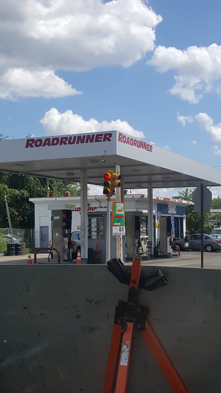 Roadrunner Gas Station | 406 Brunswick Ave, Trenton, NJ 08638 | Phone: (609) 989-9044